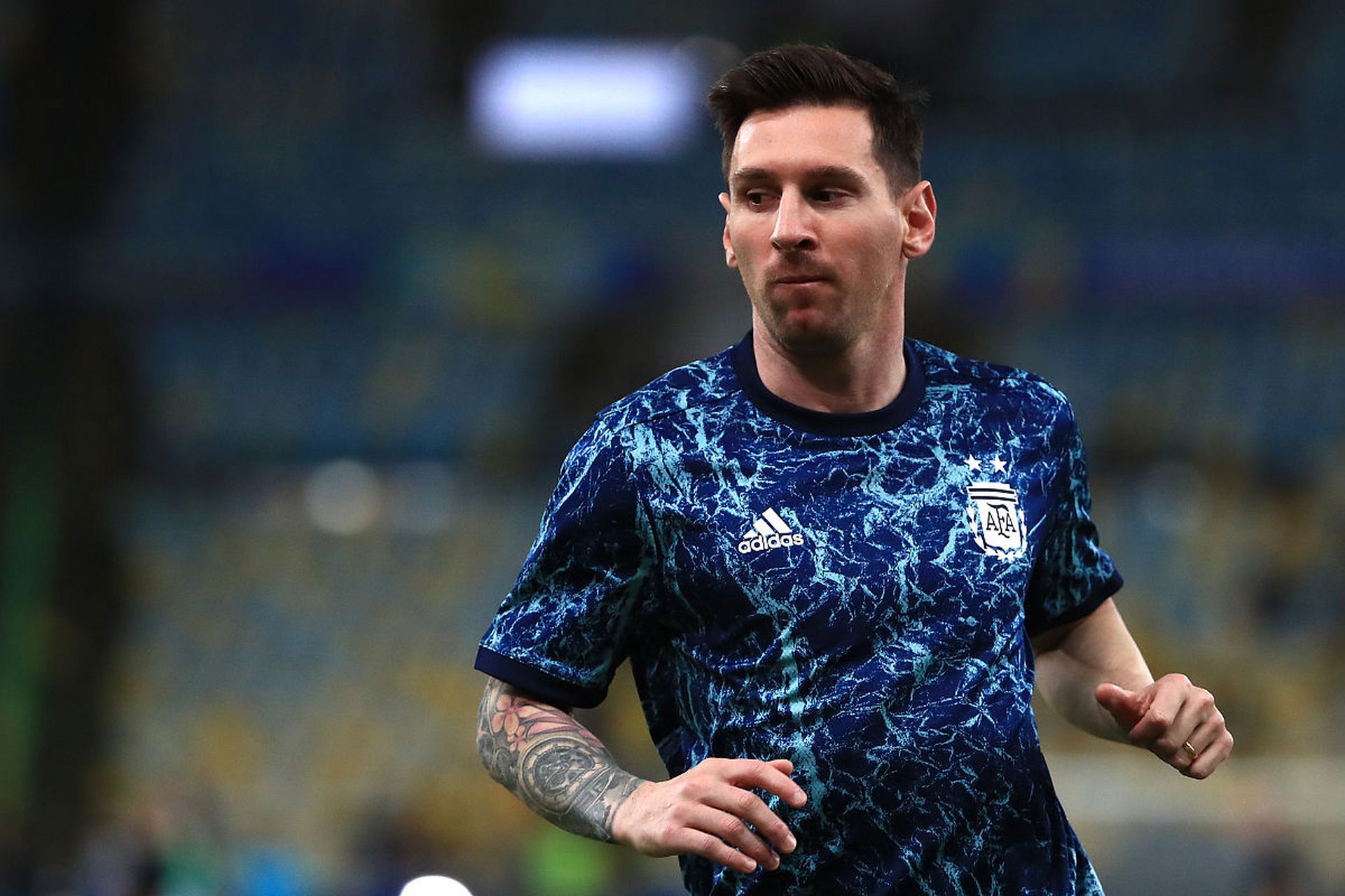 ayx-巴黎圣日耳曼观众热烈欢呼！，梅西迎来二十赛季出色发挥热度持续攀升的简单介绍