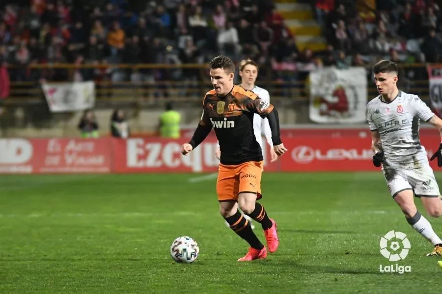 ayx-今夜塞维利亚调整名单以备国王杯，止住颓势环节打磨，悬念犹存，数据趋势出现新变化的简单介绍